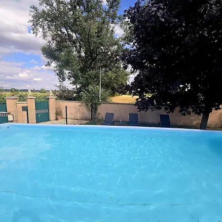 Δωμάτια σε οικογενειακή κατοικία Douce Nuit Pres Des Ecuries - Le Pal - Piscine *